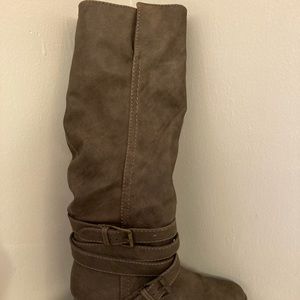 Women’s Brown boots